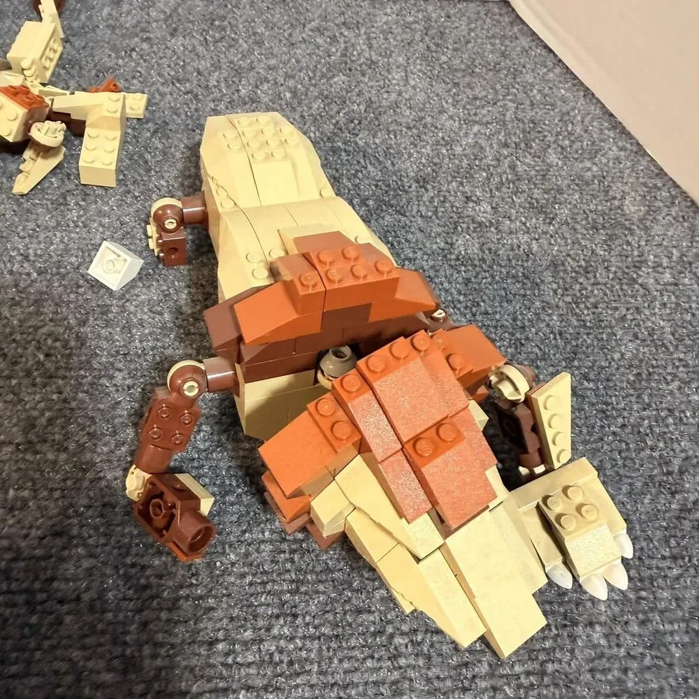 LEGO Designer Wild Junters 4884 Incomplete Set Parts